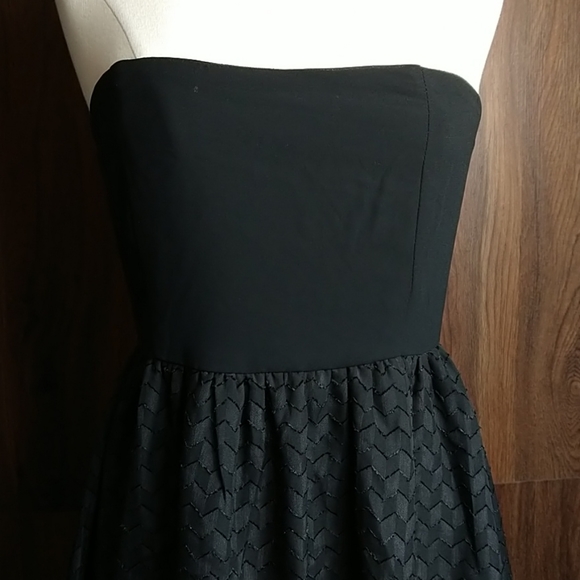 Swoon - Picture 2 of 6